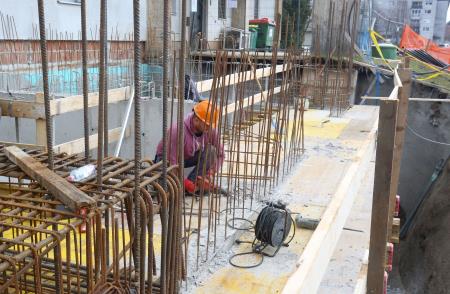 GRADNJA PRIZIDKA PRI ZD CERKNICA 03 FOTO LJUBO VUKELIČ